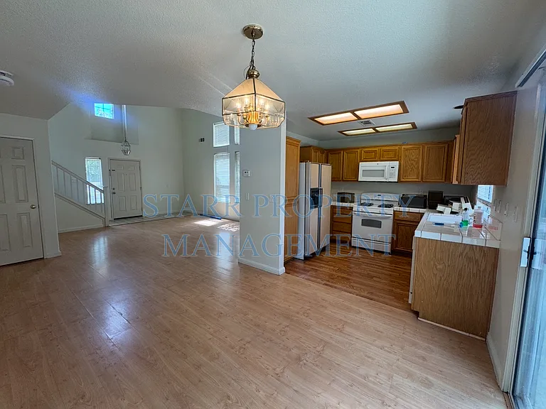 4355 Legacy Ct — Photo 4