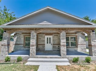 324 N Clements St, Gainesville, TX 76240