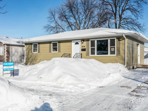 1608 10th Ave N, Grand Forks, ND 58203