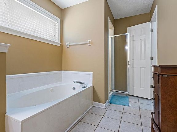 5th image of 3267 Don Valley Dr