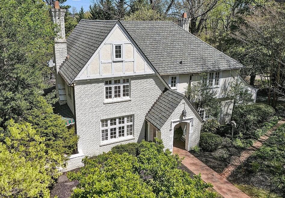 1st image of 3814 Belle Aire Cir SW
