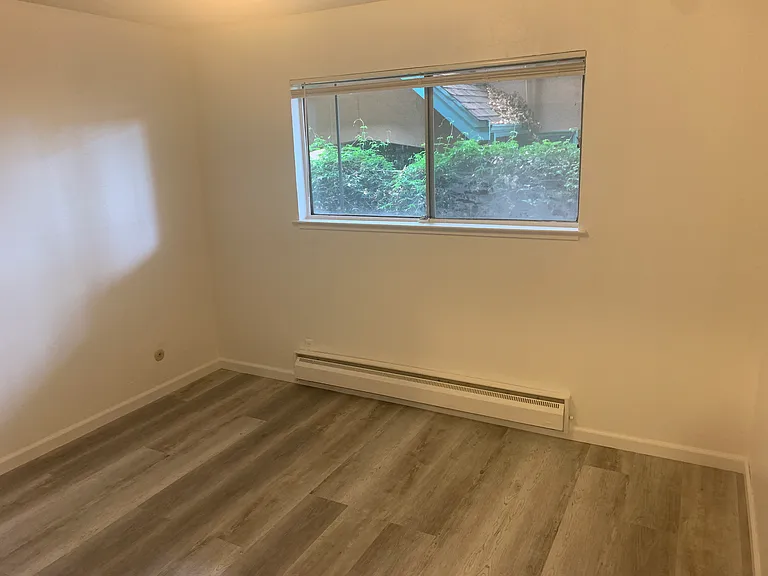 479 Crescent St #12 — Photo 6