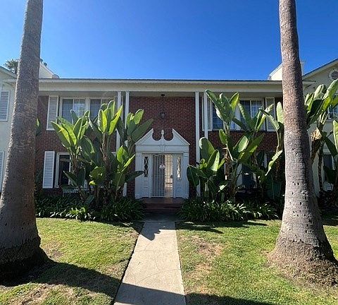 5th image of 12000 Moorpark St APT 11