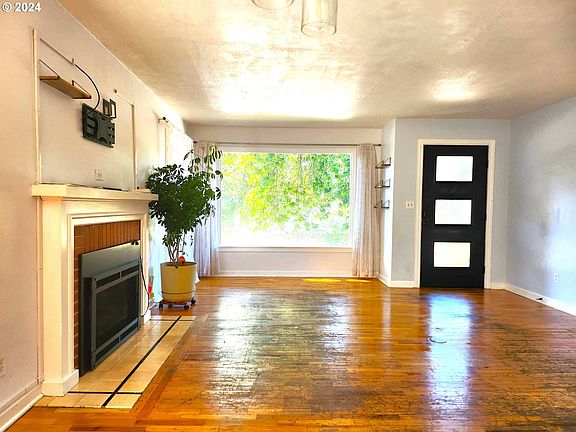 5th image of 347 W Bowden St