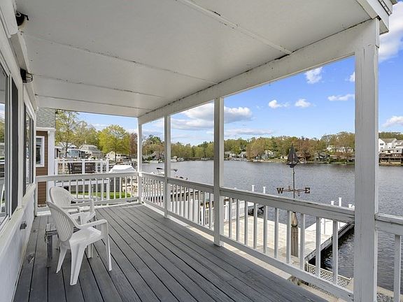 3rd image of 208 Lake Shore Dr