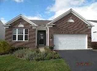 3240 Bagatelle Ln, Mundelein, IL 60060