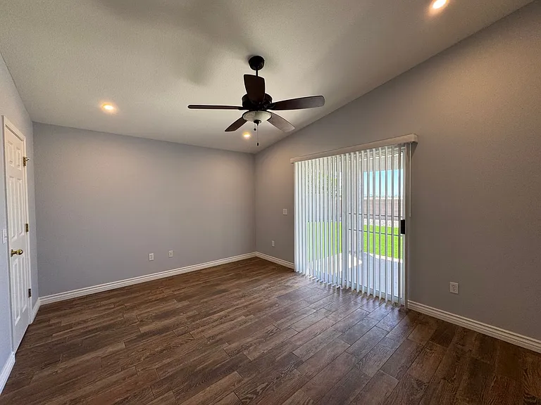 2454 E Saguaro Dr — Photo 9