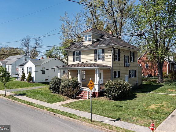 3rd image of 301 Shawnee Ave