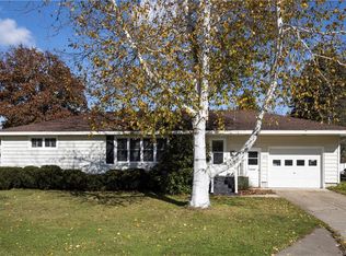 47 Glen St, Springville, NY 14141