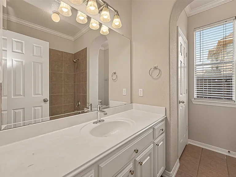 8110 Clearwater Xing — Photo 25