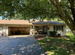 1810 Stonehedge Ln, South Bend, IN