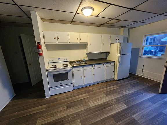 4th image of 301-305 N York St #301