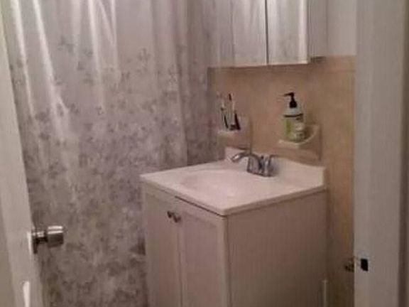 5th image of 145 E 15th St APT 5M