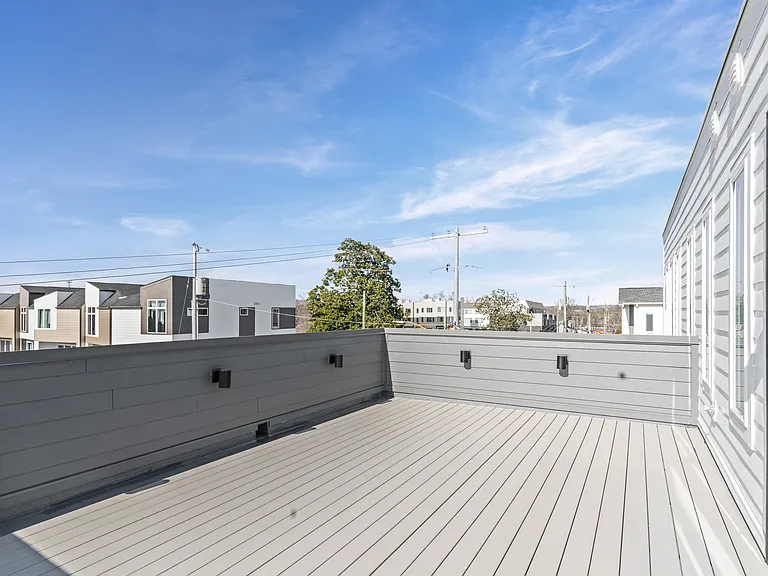 1729 Simpkins St — Photo 16