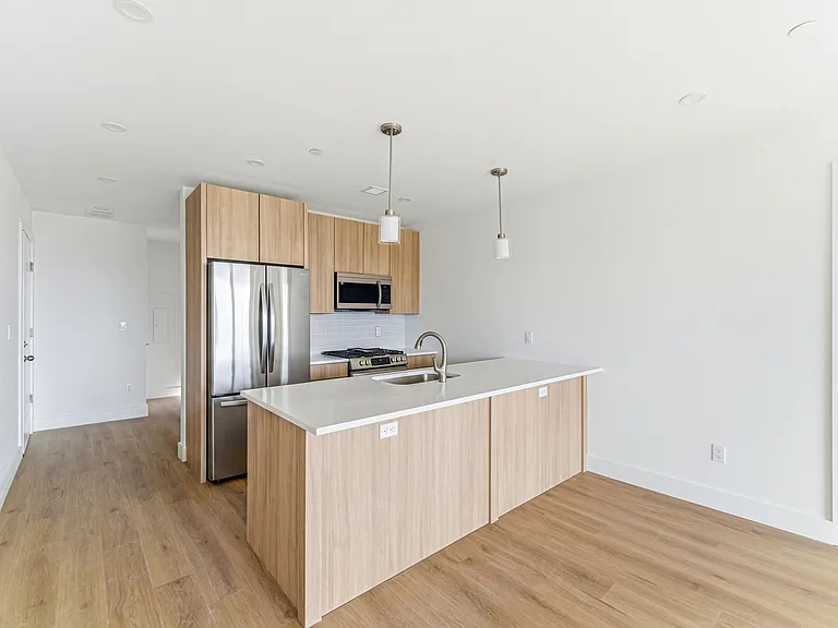 1035 Commonwealth Ave — Photo 111