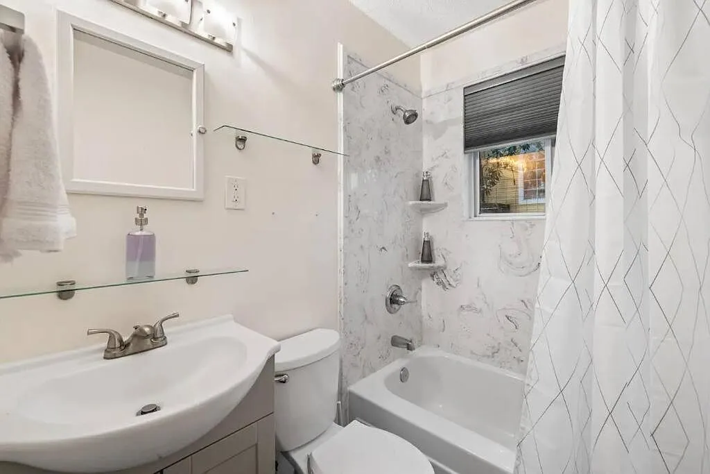 2 bed, 846 sqft, $1,300 — Photo 3