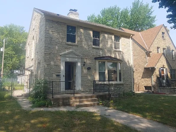 3219 N 49th St #1, Milwaukee, WI 53216