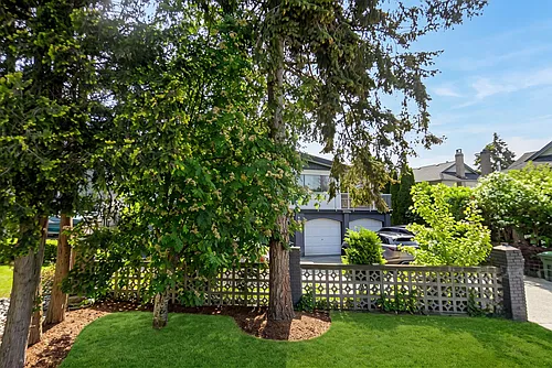 7951 Thormanby Cres Photo 1