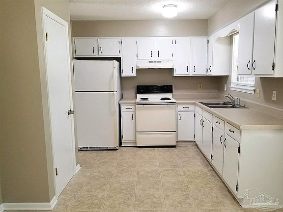 3rd image of 5675 Vestavia Ln