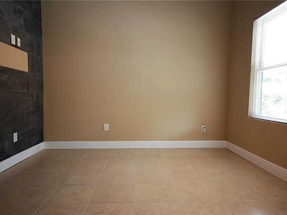 5th image of 1004 E 15th Ave