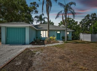 221 Grove Cir S, Dunedin, FL 34698
