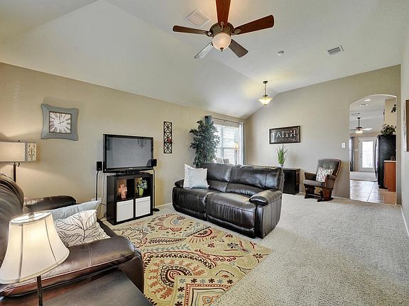 5th image of 106 Campos Dr