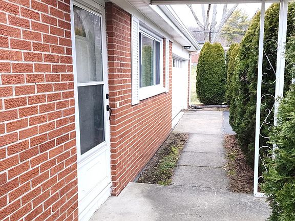 5th image of 2705 Ash Dr