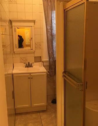 4th image of 25 Midland Ave