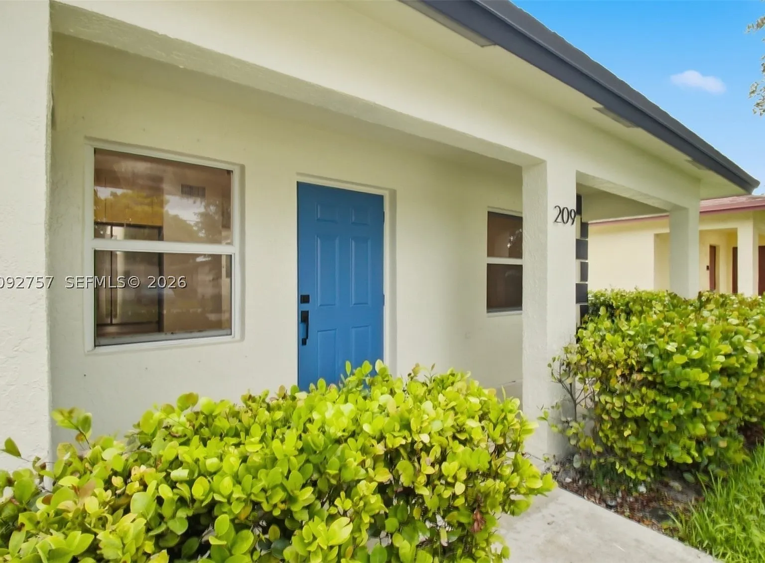 4 bed, 2.0 bath, 1605 sqft, $3,700 — Photo 4