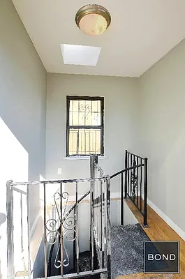 Rented by Bond New York | media 37