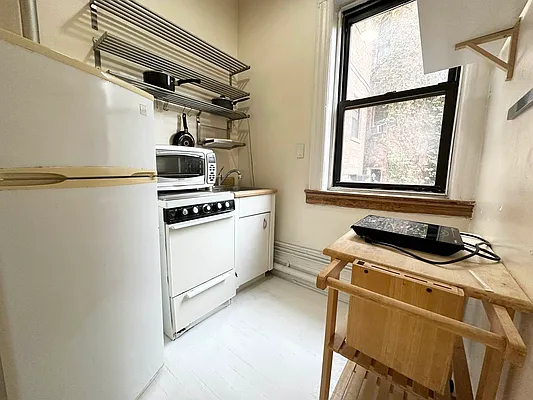Rented by Coda Real Estate NYC | media 9