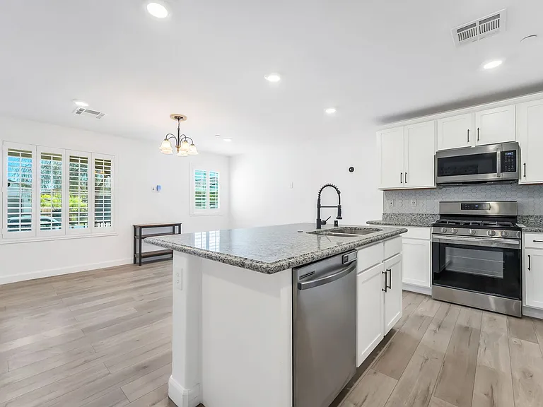 779 Omaggio Pl — Photo 8