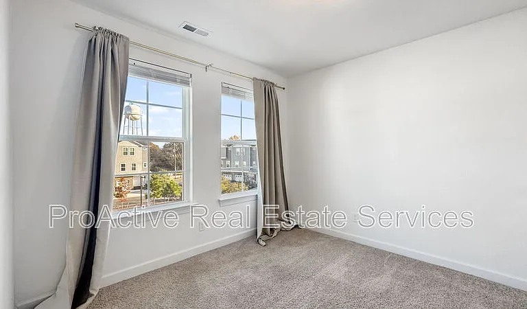 4323 Pinter Ln — Photo 32
