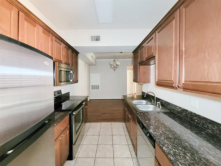 2255 Braeswood Park Dr #259 — Photo 19