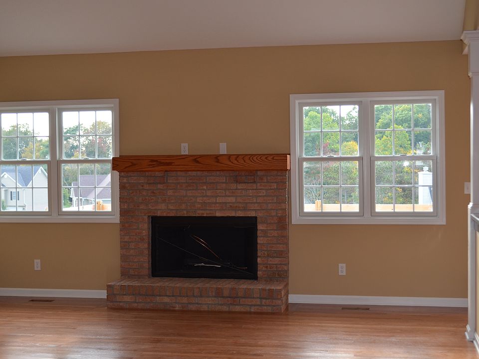 2nd image of 641 Sierra Cir