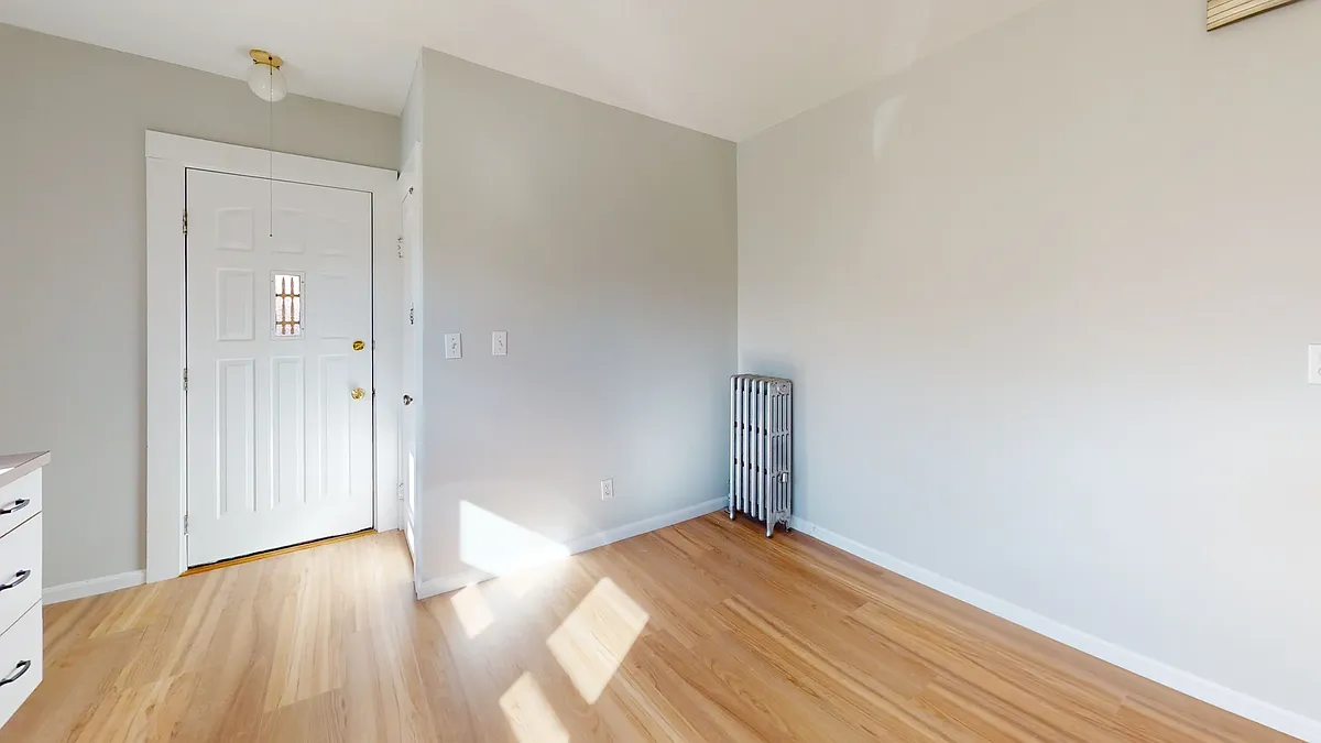 Building Photo - 897 Canterbury St #0