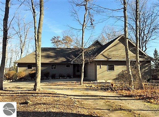 1st image of 1551 N Manitou Trl W