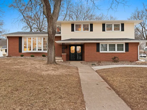 3520 Briar Ter, Green Bay, WI 54301