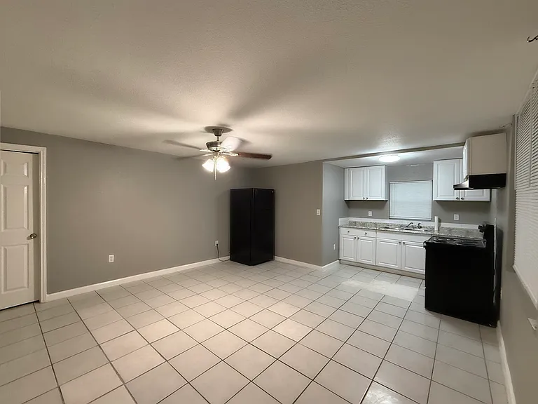 1039 Edison Dr #2 — Photo 2