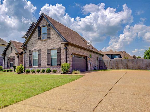 2nd image of 3312 Maiden Ln