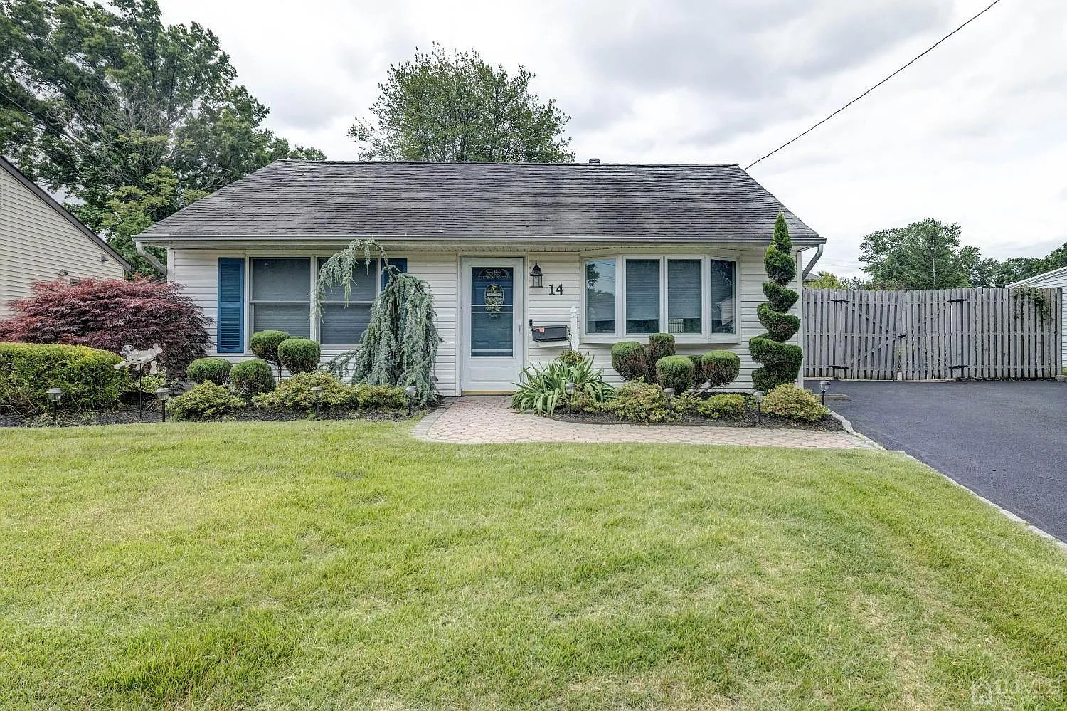 14 Knollwood Rd E photo 1