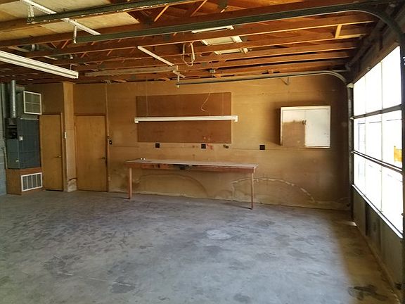 5th image of 5305 N Everglade Ave