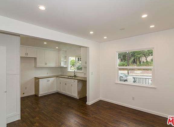 3rd image of 750 Venice Way