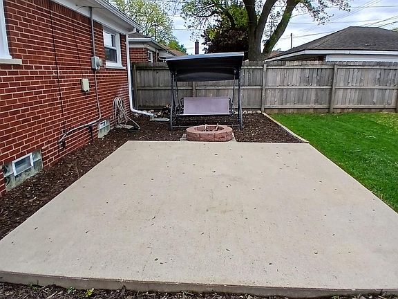 5th image of 24675 Ridgecroft Ave