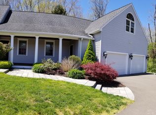 100 Little Meadow Rd, Guilford, CT 06437