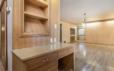 5th image of 101 W 19th Ave