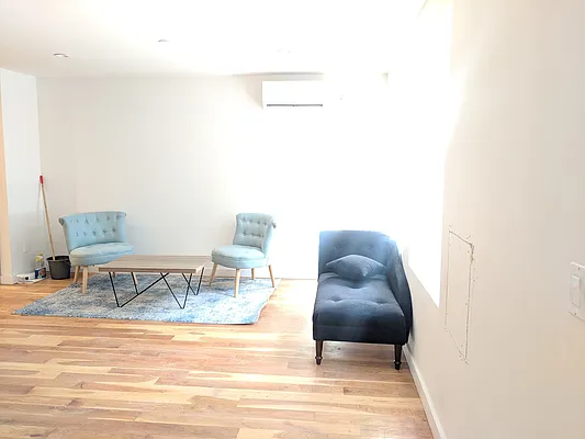 Rented by Skyline Group Real Estate | media 10