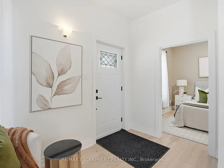 118 Victoria St — Photo 3