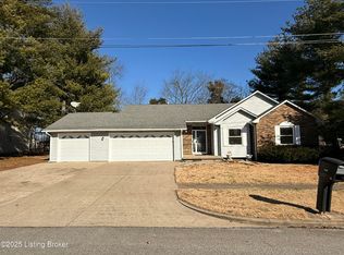 100 Willis Dr, Radcliff, KY 40160