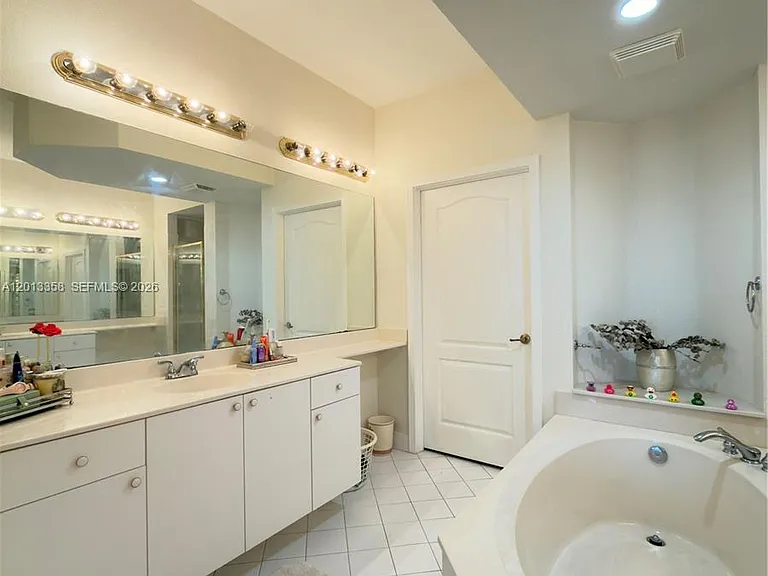 10720 NW 66th St #510 — Photo 9
